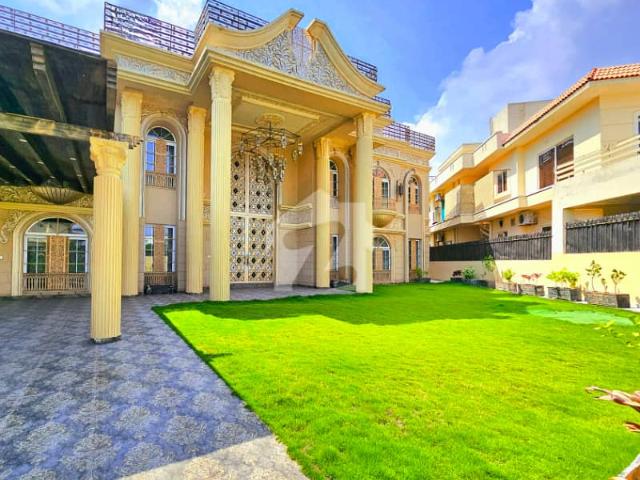 Boulevard Facing 2 Kanal Mansion In DHA 5 Islamabad