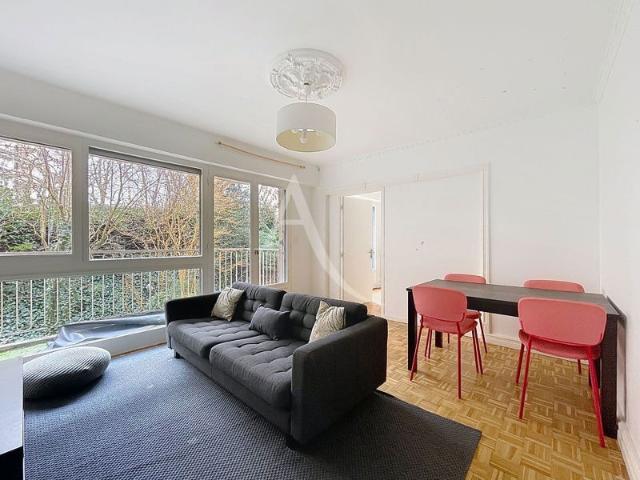 BOULEVARD SAINT MICHEL T5 NON MEUBLE Disponible de suite