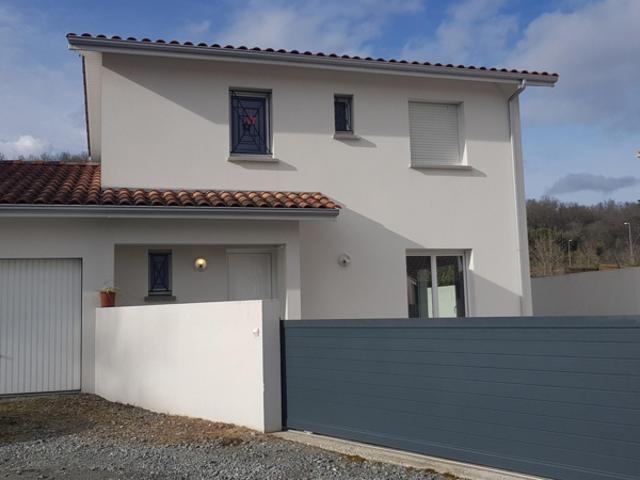 BOULIAC Maison TBE moderne 3 chambres, garage et grand jar