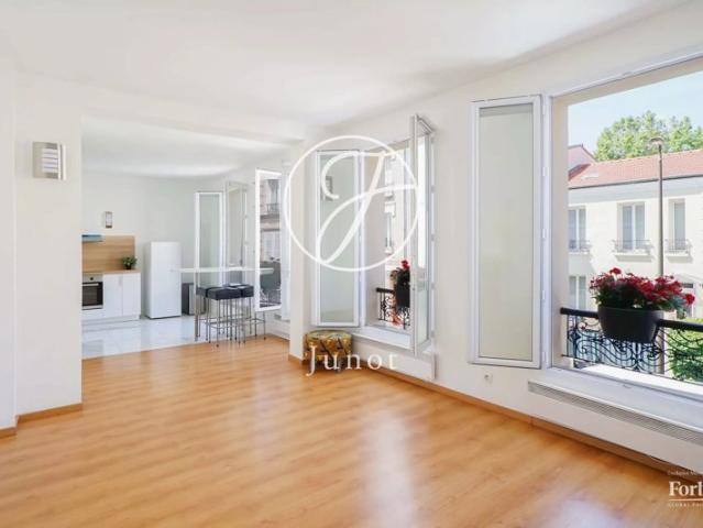 Boulogne Billancourt CENTRE VILLE / MARCEL SEMBAT Maison de ville 6 pièces 180m² habitables 4 chambres