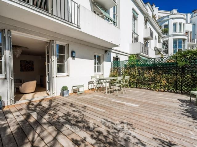 Boulogne Nord Bien d'exception avec terrasse à l'orée du Bois