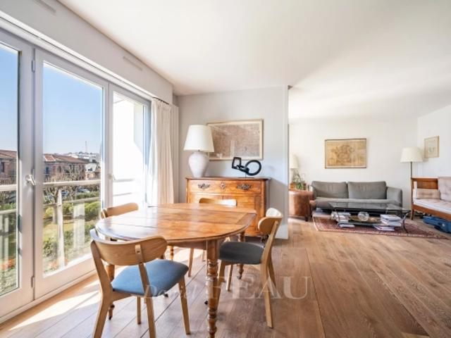 BOULOGNE NORD Parc Rothschild Balcon Soleil et verdure