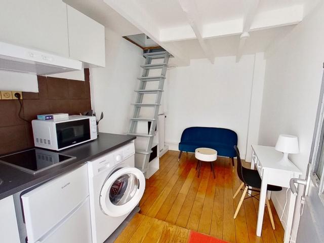 BOULOGNE rue du Pavillon Studette en DUPLEX meublée