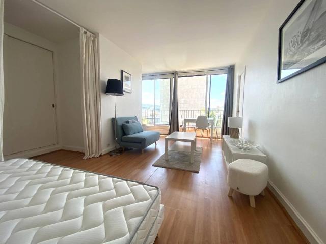 BOULOGNE STUDIO MEUBLE 31m2 + Terrasse 16m2