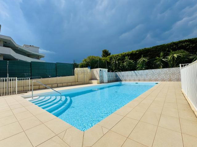 BOULOURIS BASTIDON 3PIECES EN DUPLEX DANS RESIDENCE FERMEE A