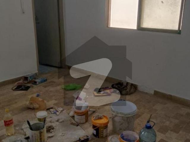 Boundary Wall Flat Is Available Gulshan e Iqbal Block 13/D 3