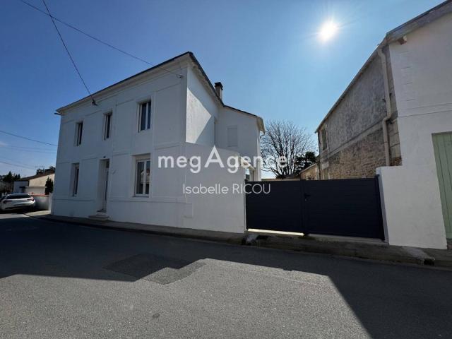 BOURCEFRANC, MAISON EN PIERRE RENOVEE de 89m²