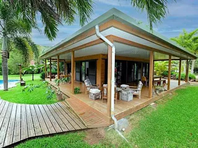 Bourail 98870 Achat / Vente maison 4 pièces t4 piscine terrasse