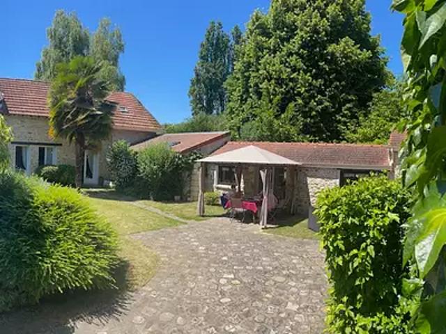 Bouray sur Juine 91850 Achat / Vente maison 6 pièces t6 au dernier étage cave
