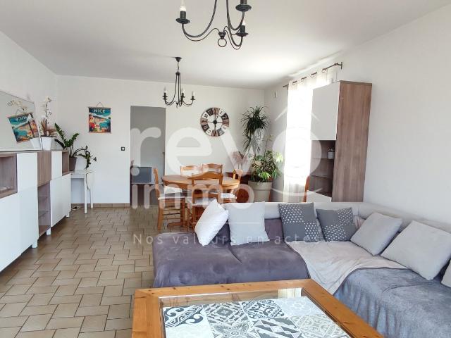 BOURG. 4 chambres + bureau