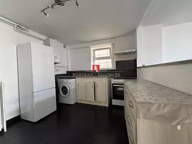 Bourg 33710 Location maison 3 pièces t3