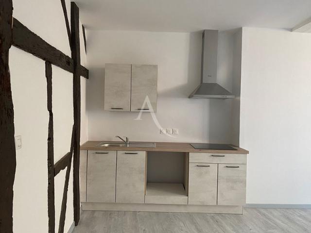 Bourg en Bresse, appartement type 2 rénové à neuf coeur de ville