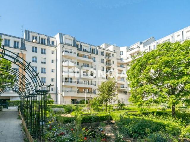 Bourg la reine – hyper centre – studio avec terrasse, cave et parking