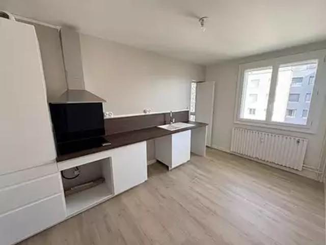Bourg lès Valence 26500 Location appartement 4 pièces t4