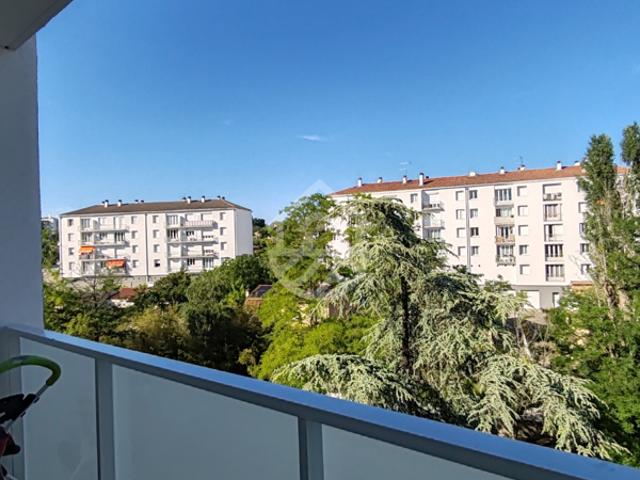BOURG LES VALENCE: T3 Balcon Cave Parking privé