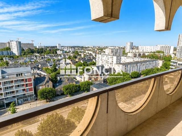 Bourg Leveque 2 studios indépendants loués balcon parking privatif