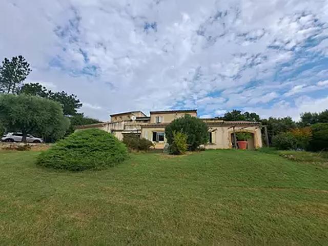 Bourg Saint Andéol 07700 Achat / Vente maison 7 pièces t7 au dernier étage piscine