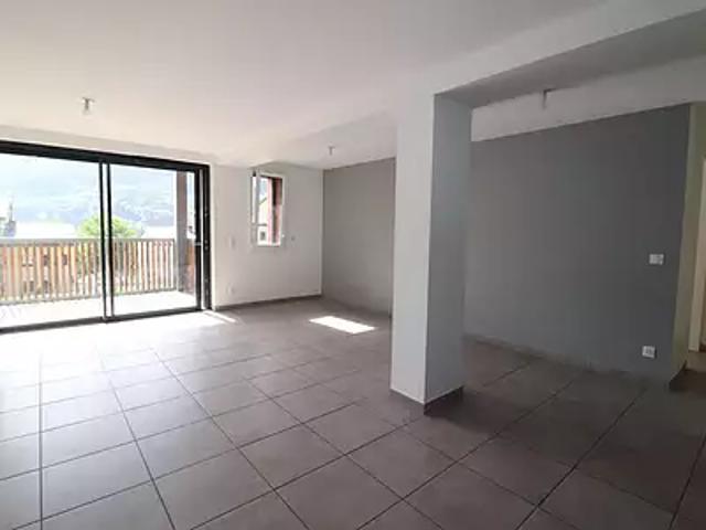 Bourg Saint Maurice 73700 Achat / Vente appartement 5 pièces t5 au dernier étage cave