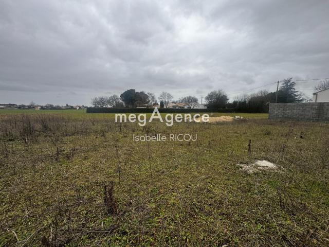 Bourgneuf 17220, terrain à bâtir de 802 m² à viabiliser