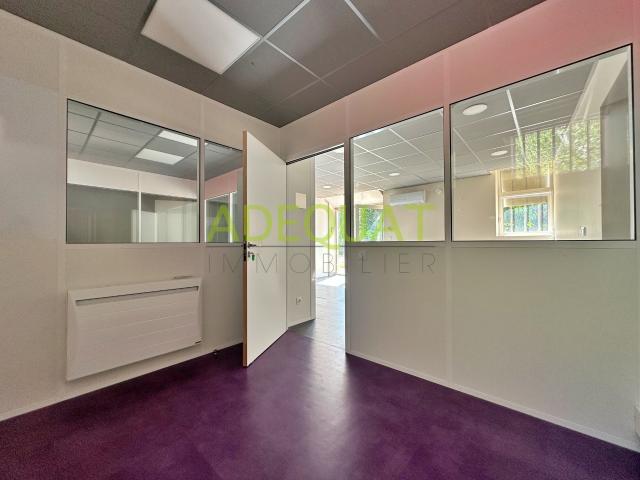 BOURGOIN JALLIEU LOCAL COMMERCIAL + ENTREPOT