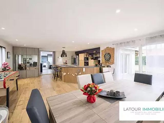 Bourgoin Jallieu 38300 Achat / Vente maison 5 pièces t5 piscine
