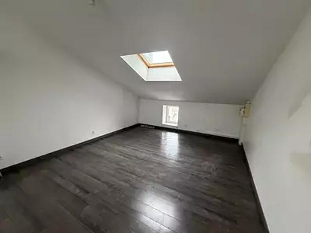 Bourgoin Jallieu 38300 Achat / Vente appartement 1 pièce t1 au dernier étage