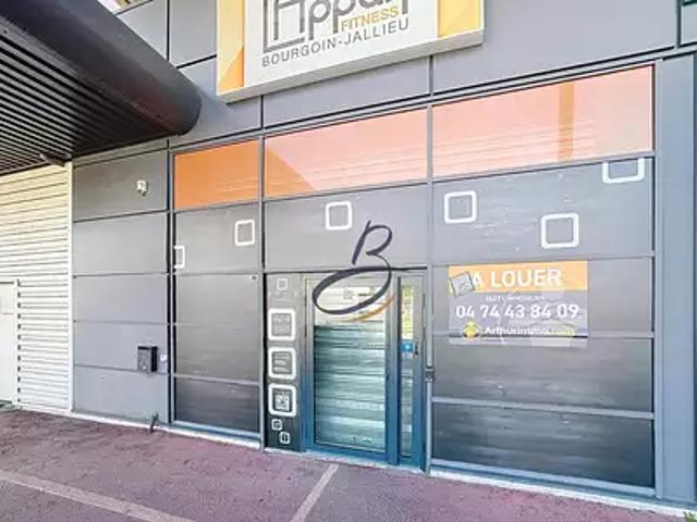 Bourgoin Jallieu 38300 Achat / Vente divers 1 pièce au dernier étage