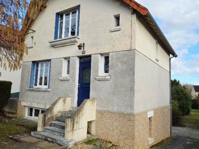 BOURGES MAISON 105M² 4 CHAMBRES GARAGES JARDIN