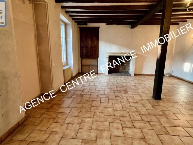 BOURGES. Appartement maison de 4 pièces d'environ 90m² proche centre