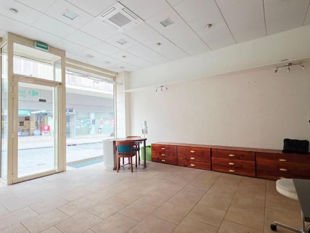BOURGES CENTRE MURS COMMERCIAUX 57M²