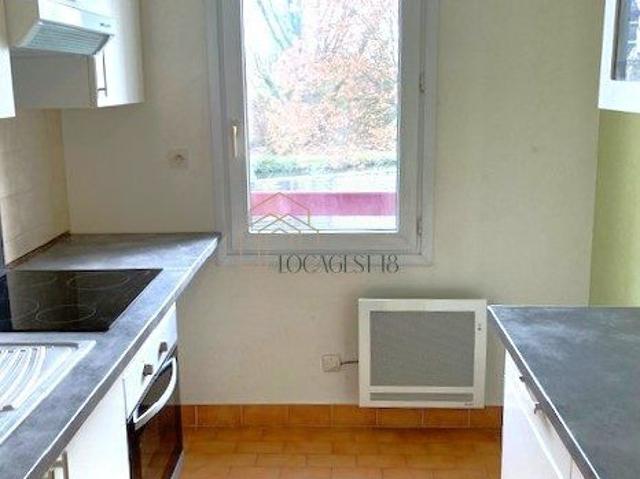 BOURGES CHANZY APT T2 AVEC BALCON ET PARKING