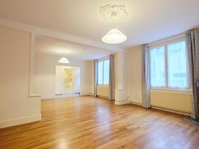 BOURGES PROCHE CENTRE 134M² 5 PIECES 4 CHAMBRES GARAGE