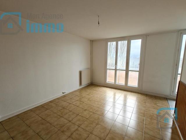 Bourges, quartier gare Appartement type 1 avec balcon et e
