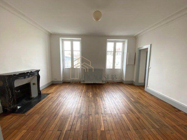 BOURGES RÉPUBLIQUE BALCONS LUMINEUX DPE C