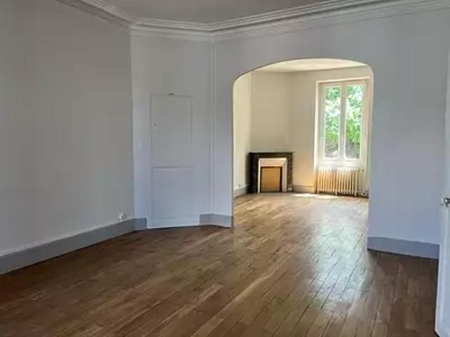 Bourges 18000 Location maison 5 pièces t5 jardin terrasse