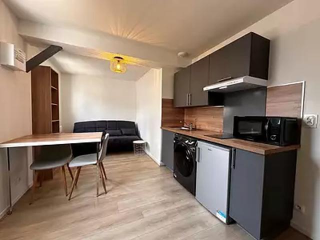 Bourges 18000 Location appartement 1 pièce t1 au dernier étage
