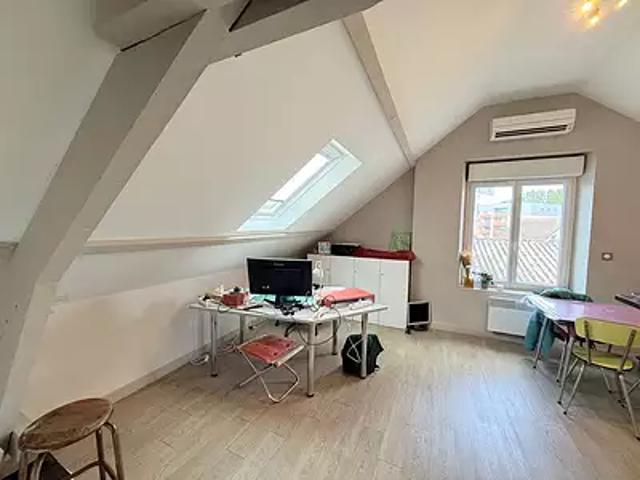 Bourges 18000 Location appartement 2 pièces t2 au dernier étage
