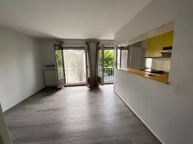 Bourges 18000 Location appartement 2 pièces t2 au dernier étage cave