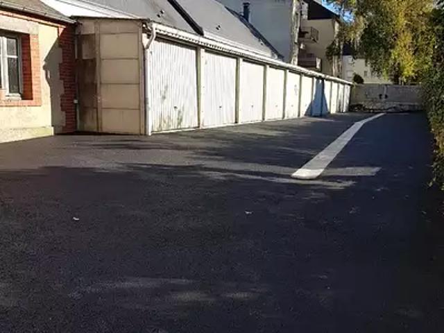 Bourges 18000 Location parking au dernier étage