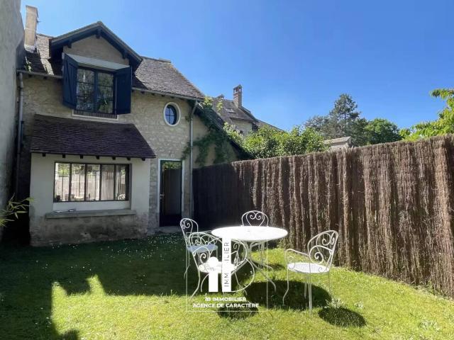 BOURRON MARLOTTE – AT THE DOOR OF FONTANE BLEAU FOREST – CHARMING FURNISHED STONE HOUSE
