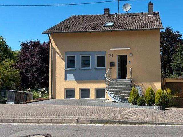 Bous Gepflegtes Einfamilienhaus mit Einliegerwohnung von privat