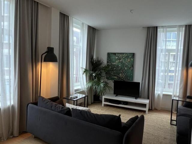Bovenwoning appartement met open portiek te huur in Den Haag