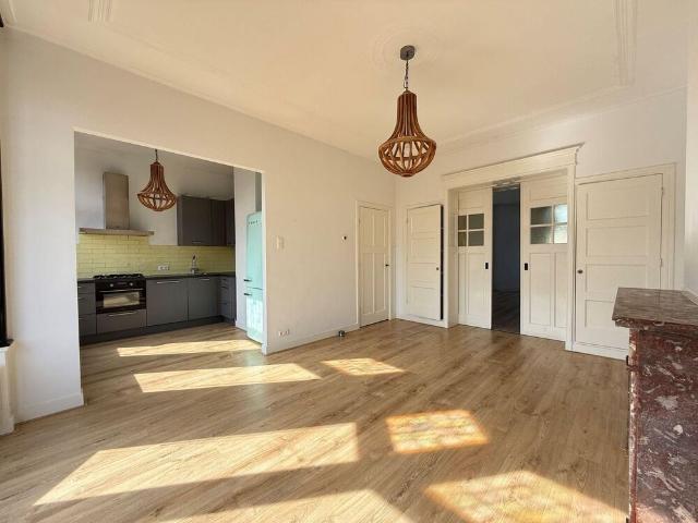 Bovenwoning dubbel bovenhuis met open portiek te huur in Den Haag