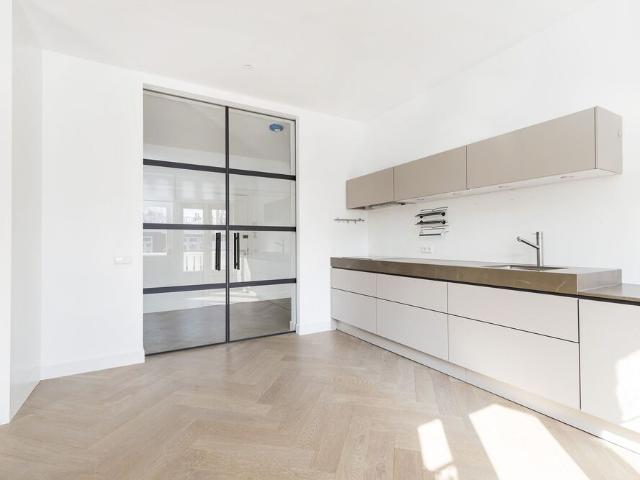 Bovenwoning dubbel bovenhuis te huur in Amsterdam