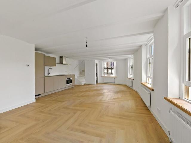 Bovenwoning dubbel bovenhuis te huur in Den Haag