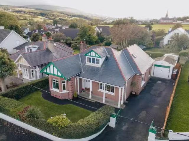Bowlane, 29 Strandview Road