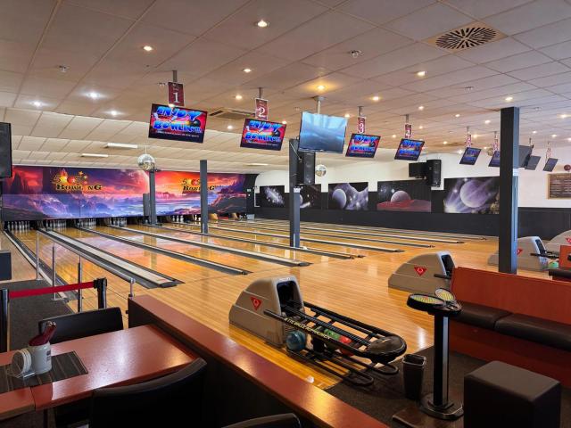 Bowlinganlage mit Stil – Gewerbefläche mit Spielraum für Ihre Vision!