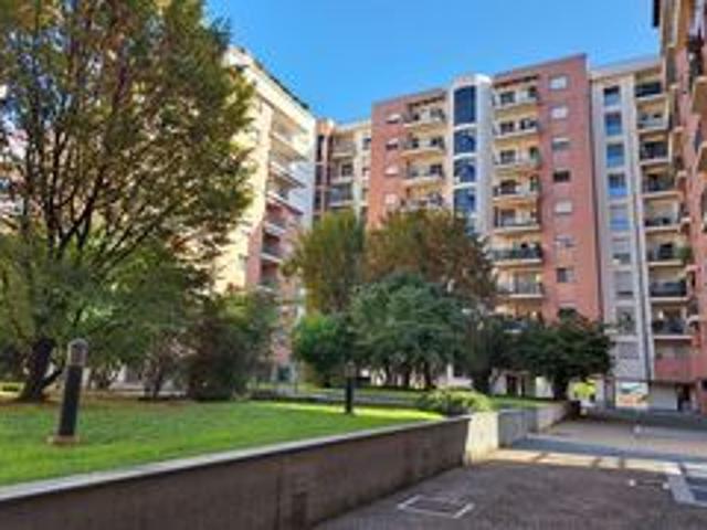 BOX 16 mt. Quadri VENDESI IN VIA ARGELATI 40 ADATTO A VETTURA PICCOLA MI