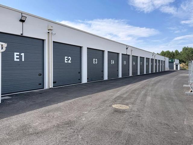 Box 1 pièce s 37 m2