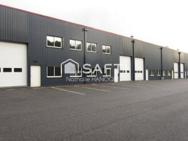 Box 250 m2 dont 39m² de bureau en rdc et étage Zone d'activités ANET